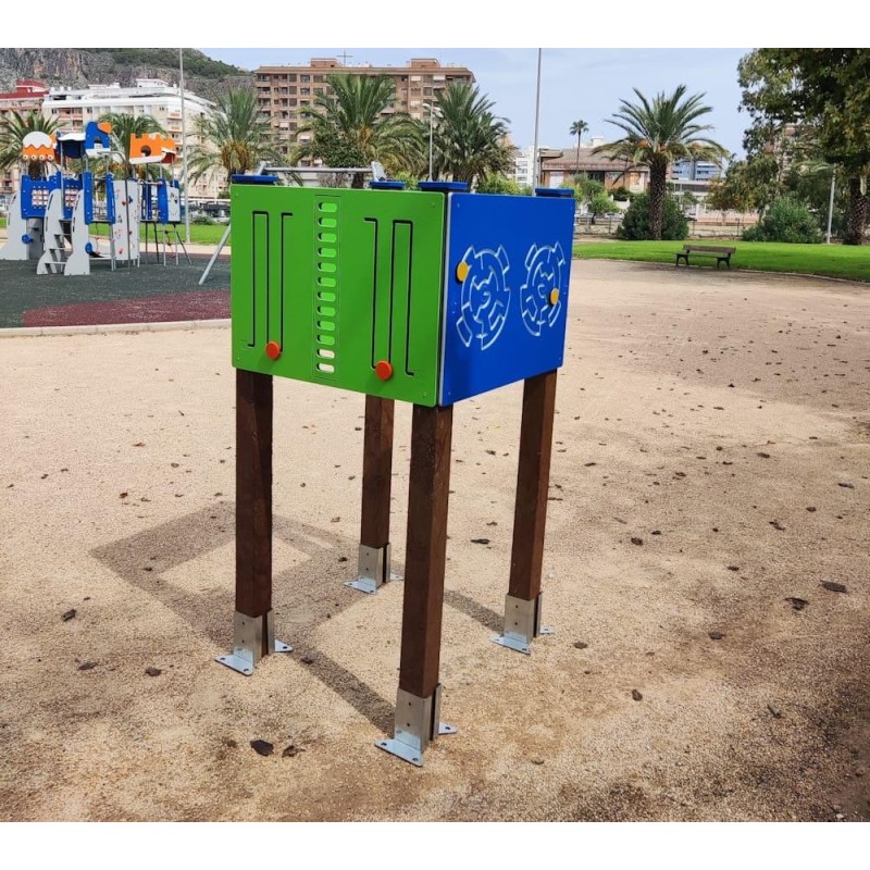 Torre de 4 panells lúdics per a persones grans